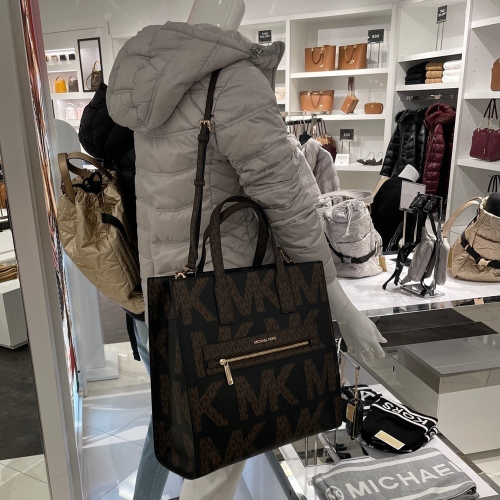 Michael Kors Kenly Large Graphic Logo Tote Bag - Picture 8 of 11